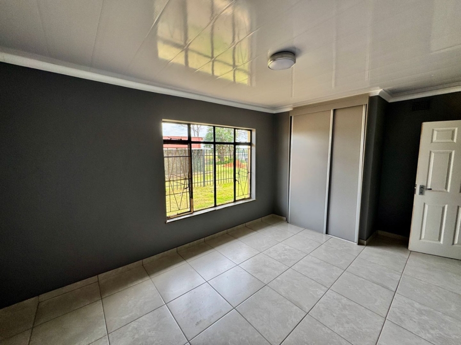 To Let Commercial Property for Rent in Wilgeboom A H North West